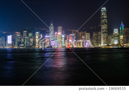 Night view of the middle ring seen from Tsim Sha Tsui (China - Hong Kong) 19009535