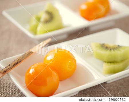 Braised Kinkans and marinated in kiwi (sideways position) 19009882