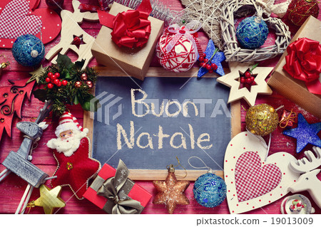 text buon natale, merry christmas in italian 19013009