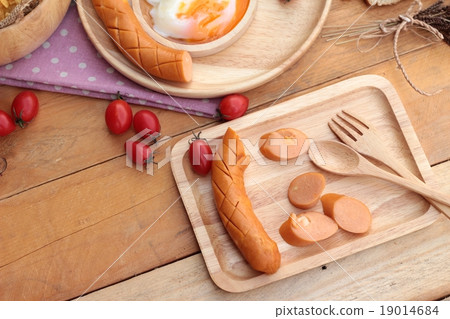 Breakfast with sausage, salad vegetables Breakfast with sausage, salad vegetables 19014684