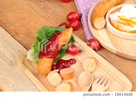 Breakfast with eggs, sausage, salad vegetables Breakfast with eggs, sausage, salad vegetables 19014686