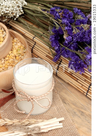 Soy milk with soya beans 19015333