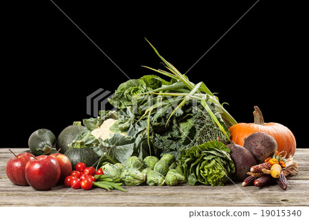 Assortment of green vegetables 19015340