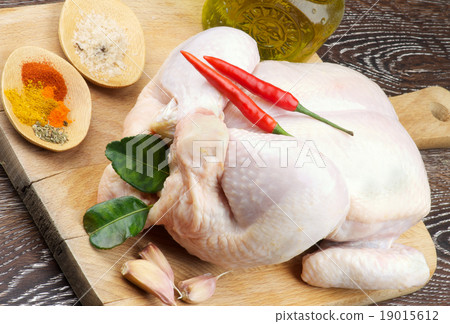 Raw Chicken Ready to Roast 19015612