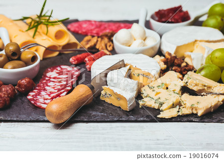 Cheese and salami plate 19016074