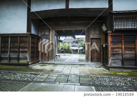 Old Hosokawa Imperial House Chieftain gate 19018589