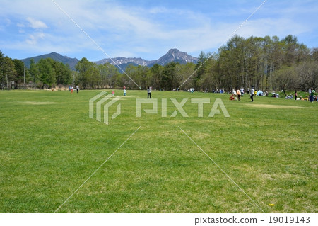 Perspective of Yatsugatake - From the Plaza of Agricultural Practice College 19019143