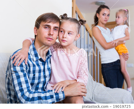 Spouses making decision to split up Spouses making decision to split up 19019725