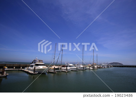 Pier Pier 19023486
