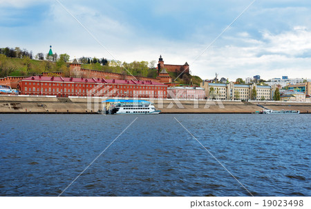 View of Lower Volga embankment in Nizhny Novgorod.  19023498