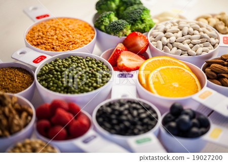 Portion cups of healthy ingredients 19027200
