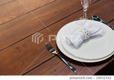 Table set 19032582