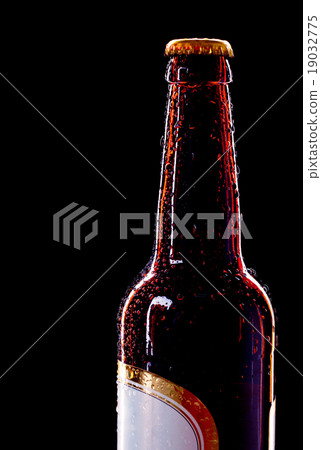 Top of wet beer bottle Top of wet beer bottle 19032775