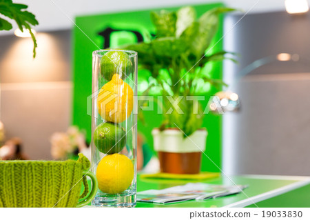 Lemons and other home decorations in glass bowl Lemons and other home decorations in glass bowl 19033830