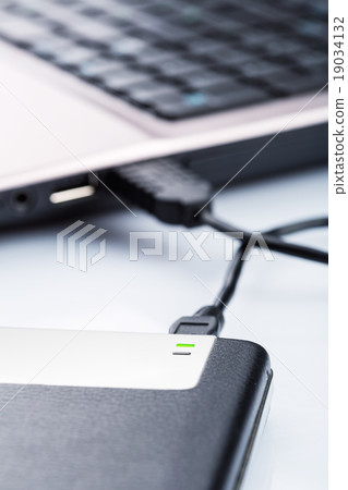 External storage drive connecting with computer 19034132