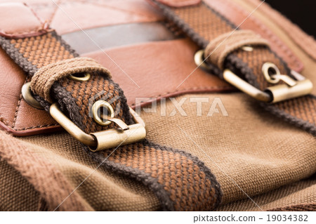 Brown backpack buckle Brown backpack buckle 19034382