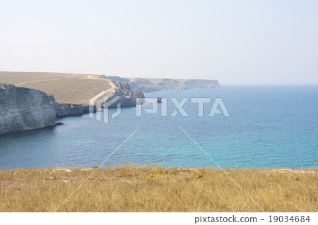 Rocks and sea 19034684