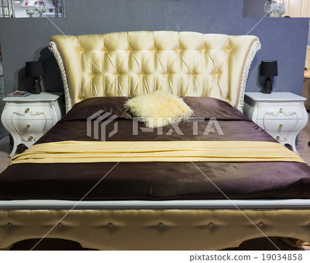 Classical bed Classical bed 19034858