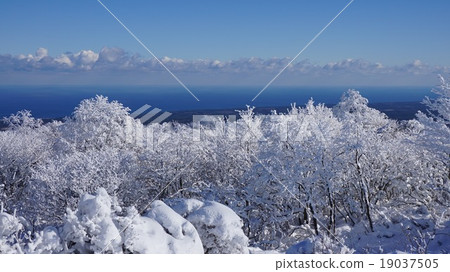 雪景山峰 19037505