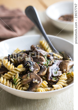 Pasta with mushroom and herb sauce Pasta with mushroom and herb sauce 19037747