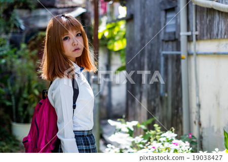 女學生肖像 19038427