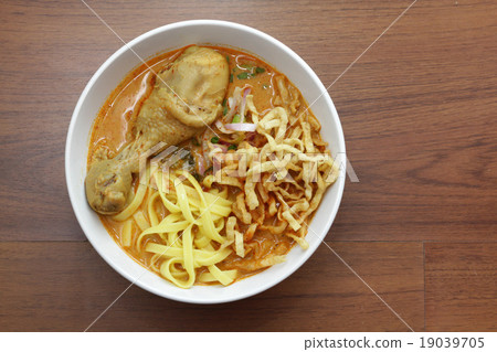 Curry noodle with chicken 19039705