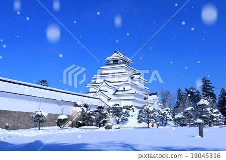 Tsuruga castle in winter Tsuruga castle in winter 19045316