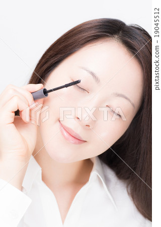 睫毛膏的女人 19045512