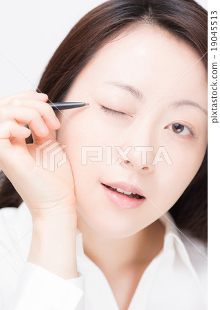 鉛筆眼線筆女 鉛筆眼線筆女 19045513