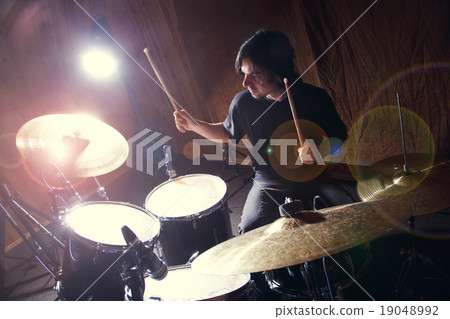 Rock and roll drummer Rock and roll drummer 19048992