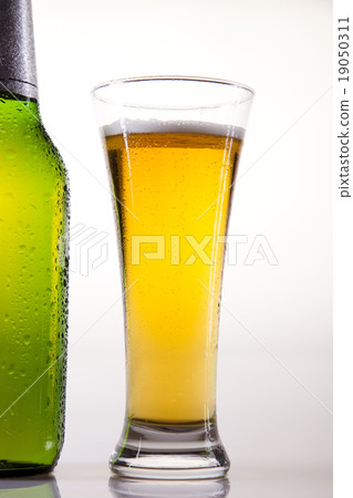 The still life with beer, bright vibrant alcohol The still life with beer, bright vibrant alcohol 19050311