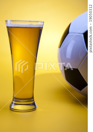 Beer collection, football, bright vibrant alcohol Beer collection, football, bright vibrant alcohol 19050312