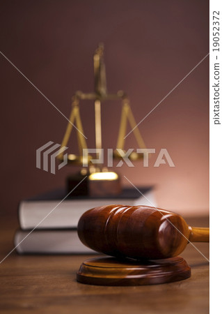 Judge gavel, ambient light vivid theme 19052372