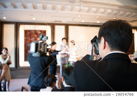 Wedding photography 19054766