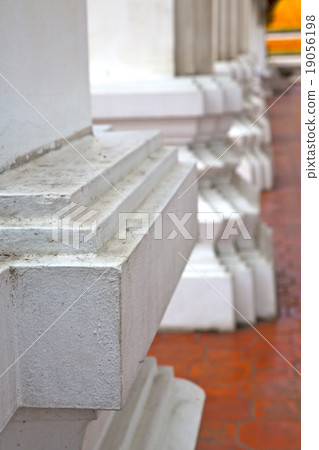 dirty column temple in bangkok dirty column temple in bangkok 19056198