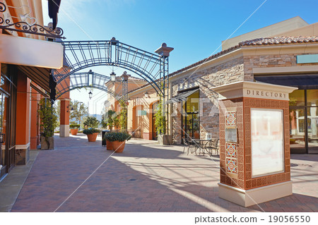 Open shopping mall Open shopping mall 19056550