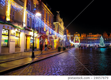 night lights of city on Christmas night in Poznan 19057879