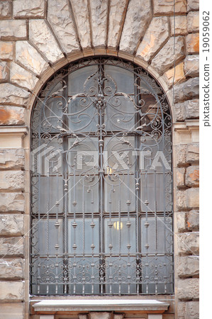 Window in the form of an arch sculpture 19059062