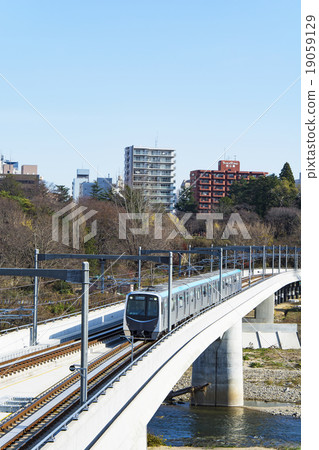 仙台市·仙台市地鐵東西線新車輛和建築街 19059129