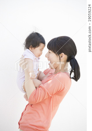 Baby and Mama (hug) Baby and Mama (hug) 19059224
