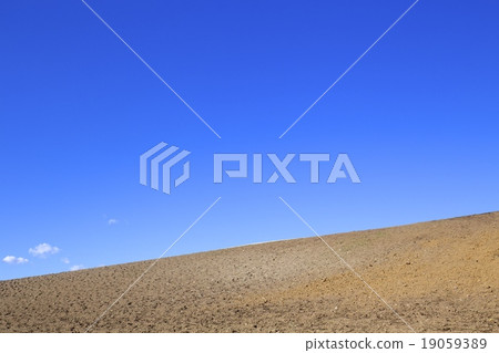 Mihara's Hill 19059389
