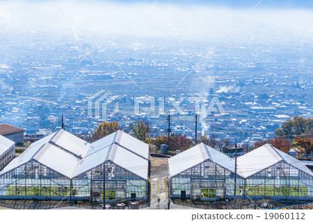 [Yamanashi] Kofu basin and greenhouse in Asagiri 19060112