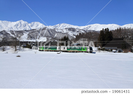 Otoro線春天仍然是三月的白馬村 19061431