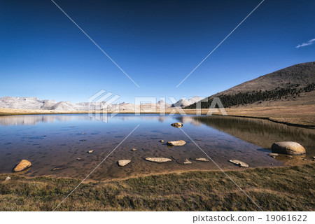 Landscape in the Sierra Nevada Mountains Landscape in the Sierra Nevada Mountains 19061622