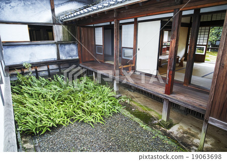 Former Hosokawa Imperial House's courtyard Former Hosokawa Imperial House's courtyard 19063698