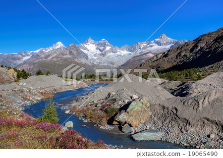 Swiss Alps during spring time Swiss Alps during spring time 19065490