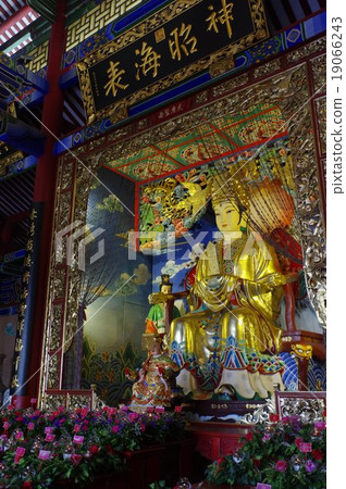 China Shenzhen Nanshan Aka Bay's Mazu Mausoleum "Red Bay Temple Palace" Hondo Mazu image Goddess of the Mausoleum and the God of the Fishery 19066243