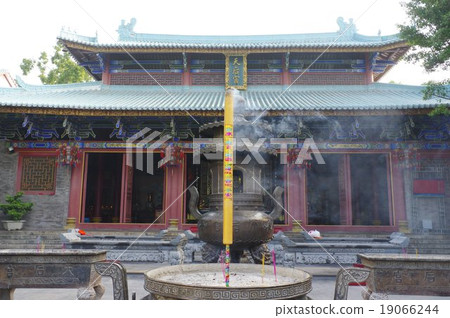 Matsu Mausoleum of the Shenzhen Nanzan Aka Bay, China "Akahan Temple Palace" Main shrine and incense goddess Mausoleum shrine Mission and fishery God Matsu Mausoleum of the Shenzhen Nanzan Aka Bay, China "Akahan Temple Palace" Main shrine and incense goddess Mausoleum shrine Mission and fishery God 19066244