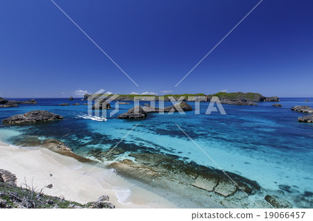 World Heritage Ogasawara Ginny Beach and the South Island 19066457