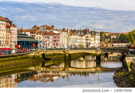 Buildings at the embankment of Bayonne - France Buildings at the embankment of Bayonne - France 19067006